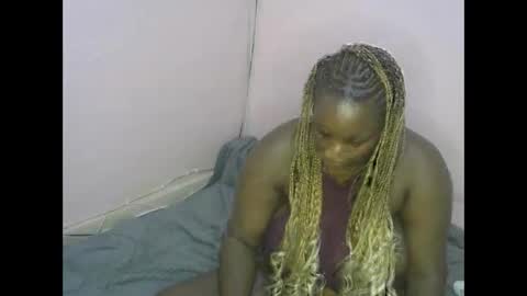 Snapshot of ebonymayahh chatting on May 17, 12:01 pm ebonymayahh online show from May 17, 12:01 pm