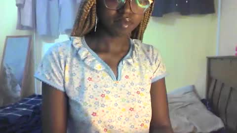 Ebonymuse2 online show from April 16, 1:01 pm