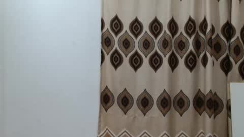 queen online show from February 4, 8:03 pm