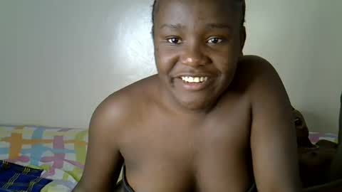 Snapshot of ebonyrapunzelle chatting on July 8, 9:52 pm ebonyrapunzelle online show from July 8, 9:52 pm