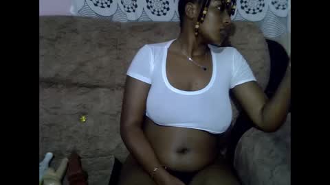 Snapshot of ebonysk chatting on May 27, 9:28 am pretty online show from May 27, 9:28 am