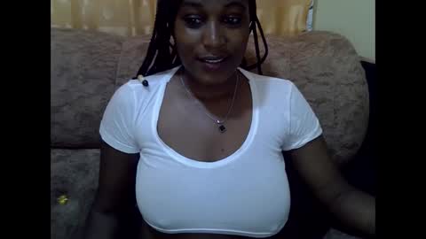 Snapshot of ebonysk chatting on June 5, 12:33 pm pretty online show from June 5, 12:33 pm