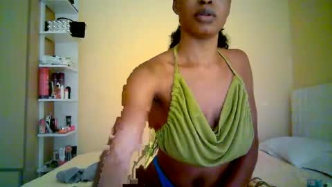 Snapshot of ebonytanqueen chatting on June 16, 10:56 pm ebonytanqueen online show from June 16, 10:56 pm