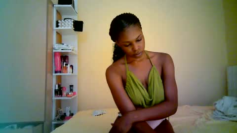 Snapshot of ebonytanqueen chatting on June 17, 9:05 pm ebonytanqueen online show from June 17, 9:05 pm