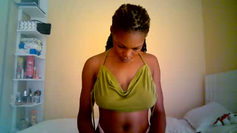 Snapshot of ebonytanqueen chatting on July 9, 7:40 pm ebonytanqueen online show from July 9, 7:40 pm