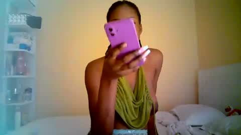 Snapshot of ebonytanqueen chatting on July 10, 6:10 pm ebonytanqueen online show from July 10, 6:10 pm