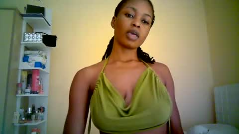 Snapshot of ebonytanqueen chatting on July 11, 9:27 pm ebonytanqueen online show from July 11, 9:27 pm