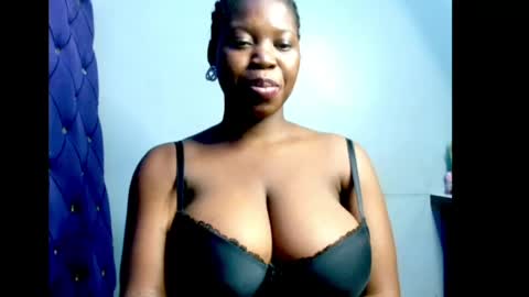 Loveth online show from May 24, 8:03 pm