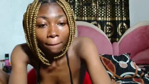 Snapshot of ebonyxxbabe chatting on May 16, 7:05 am ebonyxxbabe online show from May 16, 7:05 am