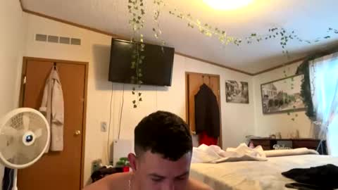 eddgarzay08 online show from February 1, 9:24 pm