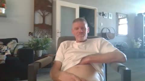 Snapshot of eddie4767 chatting on February 8, 10:40 am eddie4767 online show from February 8, 10:40 am