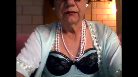 Snapshot of eddie595959 chatting on February 18, 9:32 am eddie595959 online show from February 18, 9:32 am