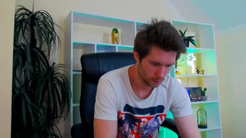 eddie_baker online show from April 12, 2:33 pm