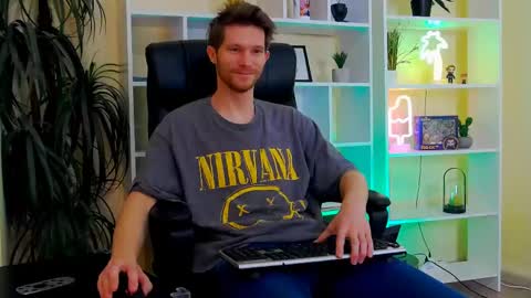 Snapshot of eddie_baker chatting on April 28, 2:21 am eddie_baker online show from April 28, 2:21 am