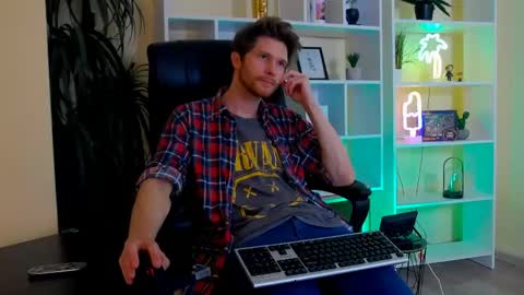 Snapshot of eddie_baker chatting on May 19, 10:38 pm eddie_baker online show from May 19, 10:38 pm