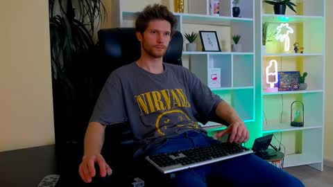 Snapshot of eddie_baker chatting on May 21, 10:28 pm eddie_baker online show from May 21, 10:28 pm