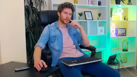 Snapshot of eddie_baker chatting on May 29, 9:18 am eddie_baker online show from May 29, 9:18 am