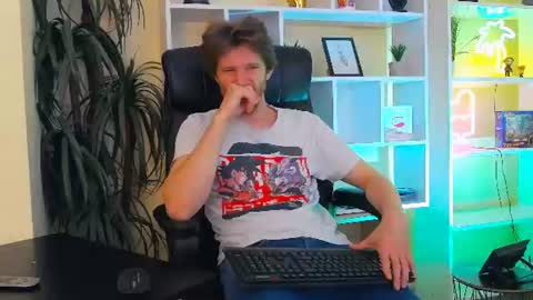 Snapshot of eddie_baker chatting on July 23, 10:40 pm eddie_baker online show from July 23, 10:40 pm