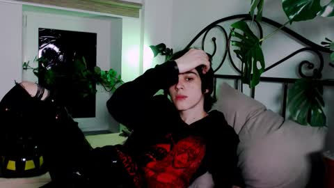 Snapshot of eddiesecret chatting on March 2, 6:04 pm Eddie online show from March 2, 6:04 pm