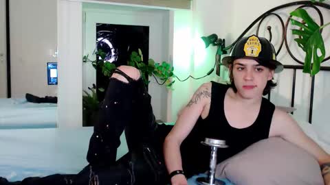 Snapshot of eddiesecret chatting on March 3, 5:52 pm Eddie online show from March 3, 5:52 pm