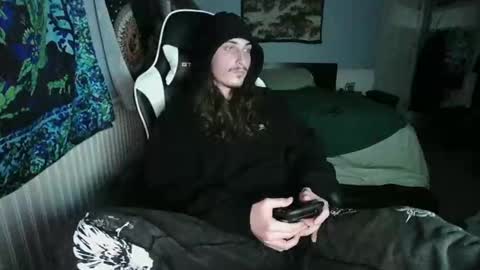 eddy815 online show from December 5, 4:32 am