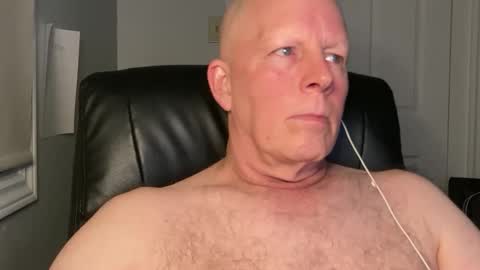 Snapshot of eddygl1968 chatting on December 4, 3:15 am Eddy online show from December 4, 3:15 am