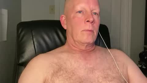 Snapshot of eddygl1968 chatting on December 9, 3:18 am Eddy online show from December 9, 3:18 am