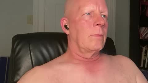 Snapshot of eddygl1968 chatting on October 20, 1:39 am Eddy online show from October 20, 1:39 am