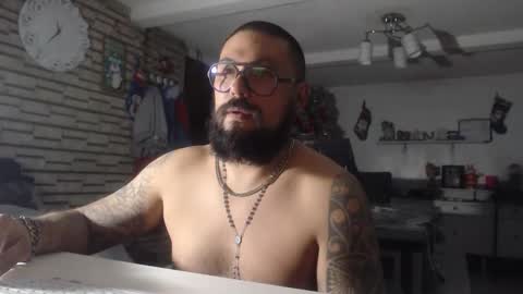 edgarram83 online show from December 18, 5:35 am