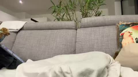 edge_guy online show from February 8, 1:00 am