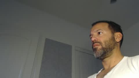 Snapshot of edge_masters chatting on December 18, 12:43 am EdgeM online show from December 18, 12:43 am