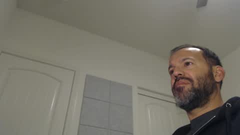 Snapshot of edge_masters chatting on December 23, 4:01 am EdgeM online show from December 23, 4:01 am