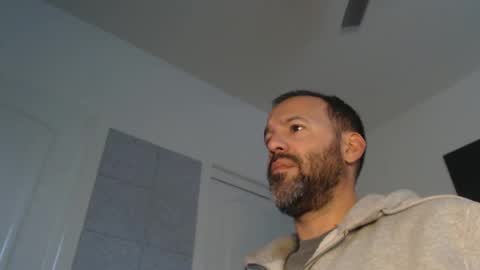 Snapshot of edge_masters chatting on December 24, 12:22 am EdgeM online show from December 24, 12:22 am