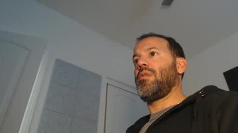 Snapshot of edge_masters chatting on January 9, 11:24 pm EdgeM online show from January 9, 11:24 pm