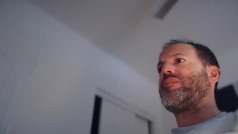 Snapshot of edge_masters chatting on February 10, 12:26 am EdgeM online show from February 10, 12:26 am