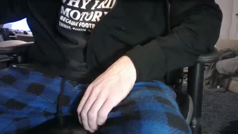 Snapshot of edged_biker chatting on January 6, 4:13 pm edged biker online show from January 6, 4:13 pm