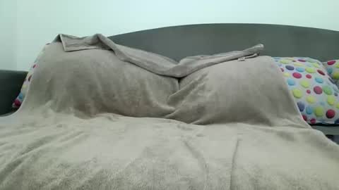 Snapshot of edgingmybritishdick chatting on May 1, 9:25 am edgingmybritishdick online show from May 1, 9:25 am