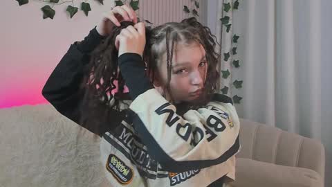 Snapshot of edithgalpin chatting on January 16, 11:37 pm Lisa online show from January 16, 11:37 pm