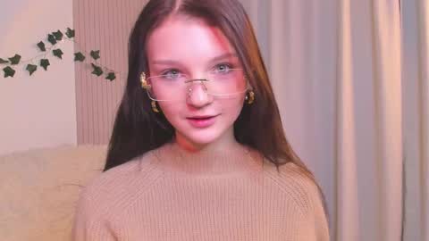 Snapshot of edithgalpin chatting on February 12, 12:16 am Lisa online show from February 12, 12:16 am