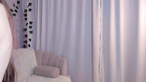 Snapshot of edithgalpin chatting on February 19, 3:39 am Lisa online show from February 19, 3:39 am