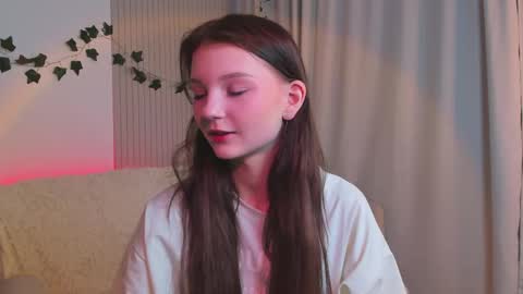 Snapshot of edithgalpin chatting on February 20, 12:30 am Lisa online show from February 20, 12:30 am