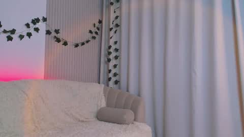 Snapshot of edithgalpin chatting on February 25, 3:42 am Lisa online show from February 25, 3:42 am