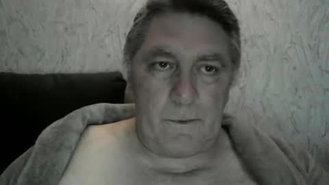 Snapshot of edje59a chatting on February 24, 1:47 am Eddy online show from February 24, 1:47 am