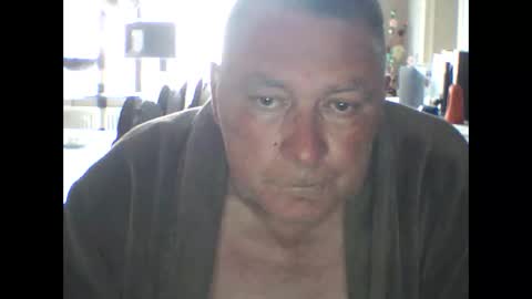 Snapshot of edje59a chatting on May 11, 7:36 am Eddy online show from May 11, 7:36 am