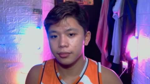 Snapshot of edrianburca052 chatting on October 23, 6:17 pm urasian chub online show from October 23, 6:17 pm