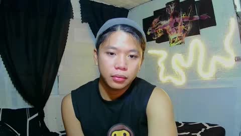 Snapshot of edrianburca052 chatting on January 14, 5:24 am urasian chub online show from January 14, 5:24 am