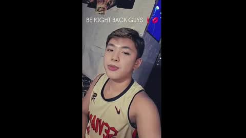 Snapshot of edrianburca052 chatting on February 25, 5:22 pm urasian chub online show from February 25, 5:22 pm