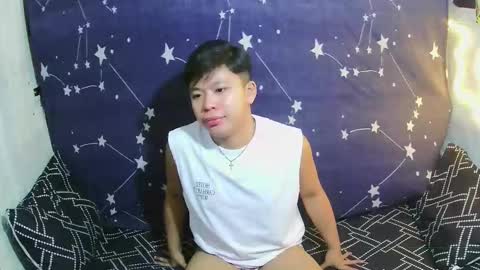 Snapshot of edrianburca052 chatting on March 13, 7:09 pm urasian chub online show from March 13, 7:09 pm