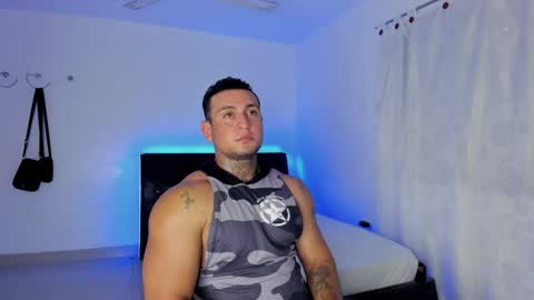 Eduar Wild online show from April 1, 2:01 am