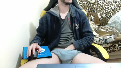 Snapshot of eduardobrain7 chatting on September 26, 1:31 am eduardobrain7 online show from September 26, 1:31 am